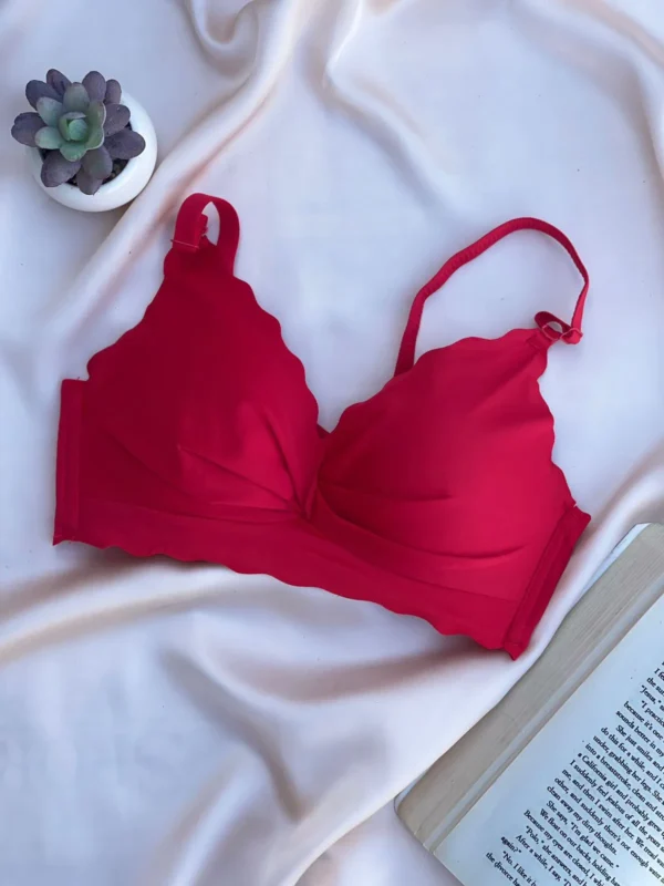 RED SMOOTH ELASTANE CURVED BRA – ELEGANCE DEFINED